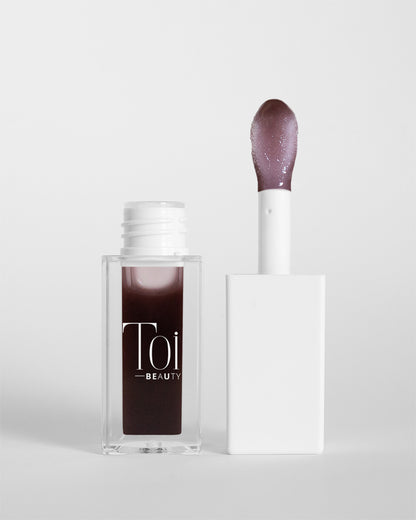 Lip oil for dry lips