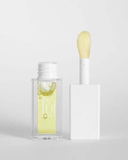 Lip oil for dry lips