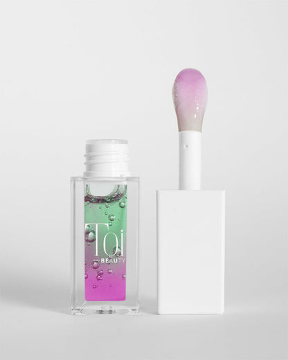 Lip oil for dry lips